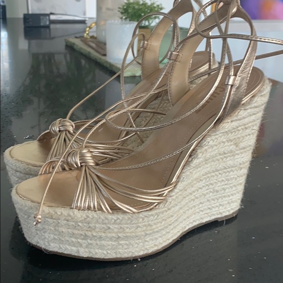 Platforms - Picture 2 of 4